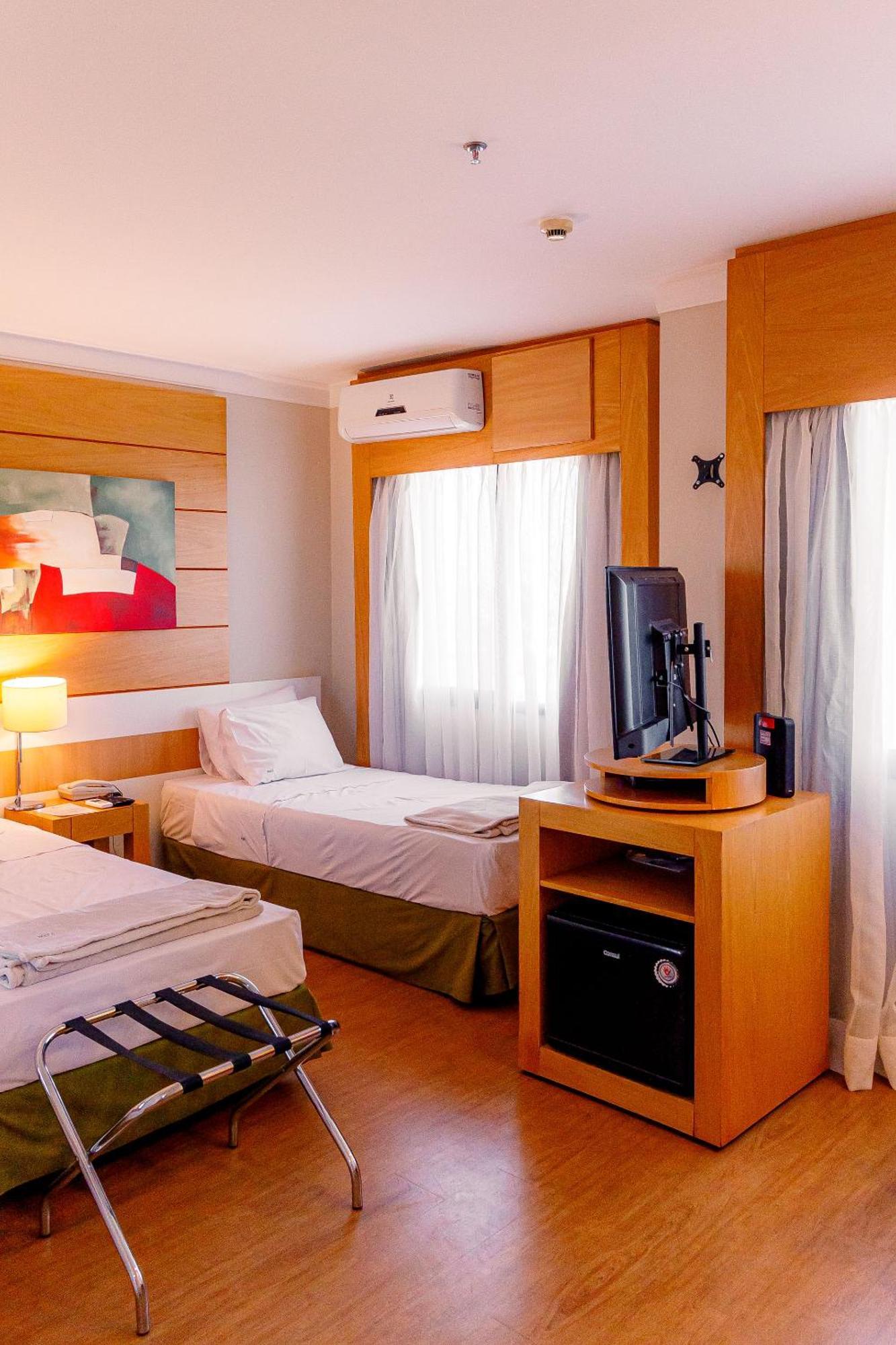 Flat Excelente Em Frente Ao Aeroporto De Congonhas - H602